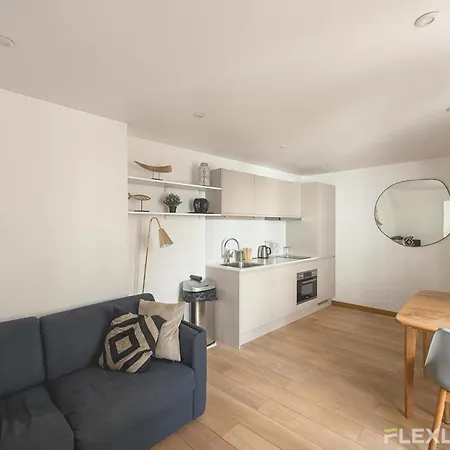 Sunny 1-bed In Marais District Appartamento *