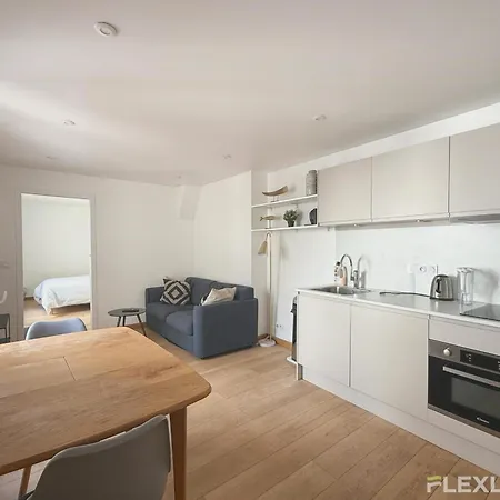 Sunny 1-bed In Marais District Appartamento Parigi