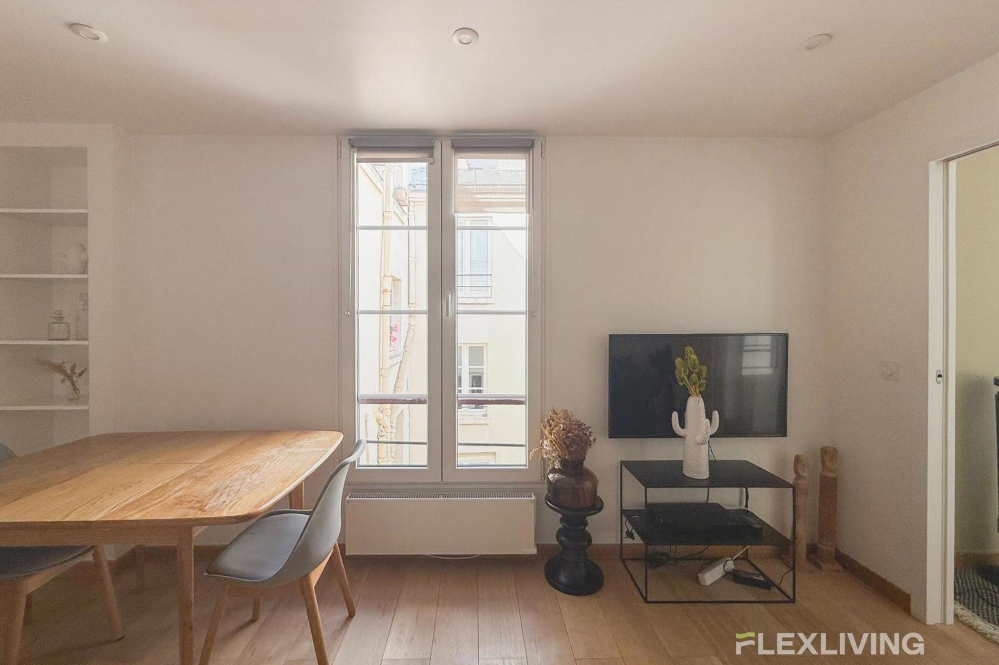 Sunny 1-bed In Marais District Appartamento